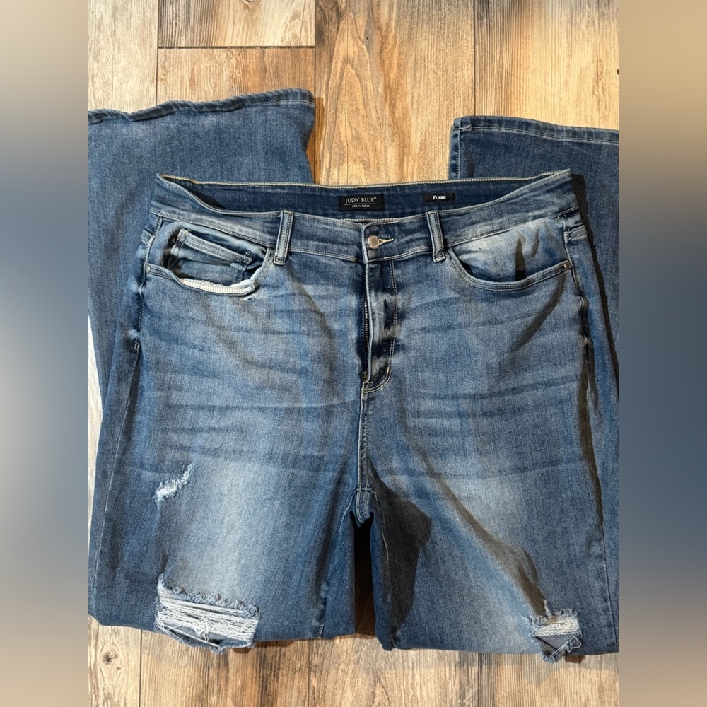 Women’s Judy blue flare jeans size 20